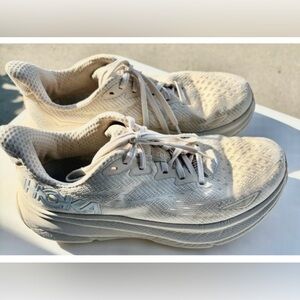 HOKA clifton9 size 7.5
